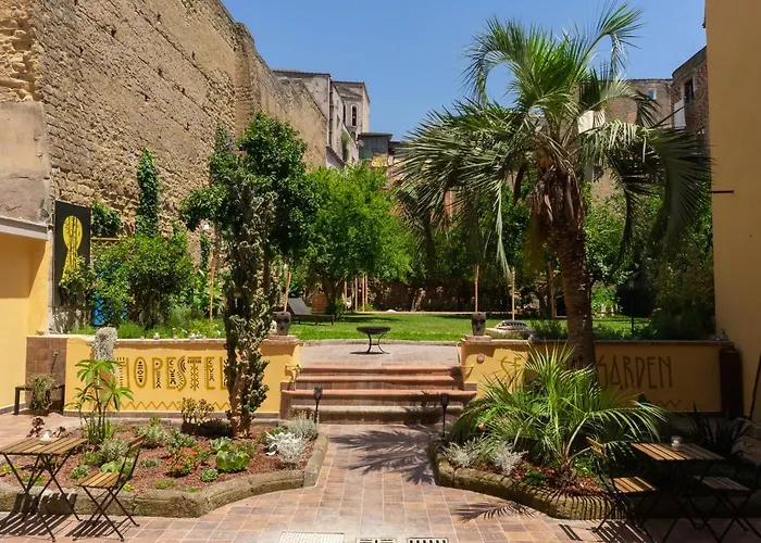 HOPESTEL Secret Garden Napoli